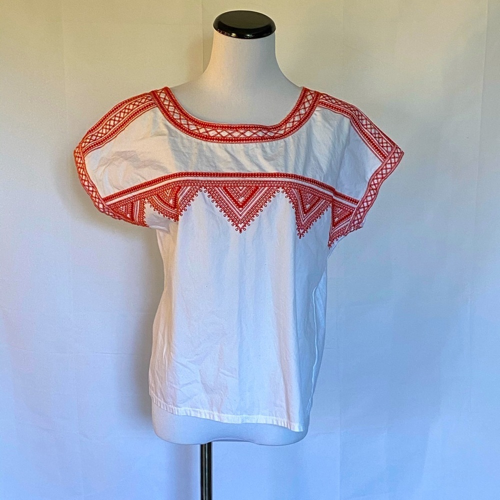 Simply Styled 100% Cotton white top with orange red embroidery and cap sleeve
